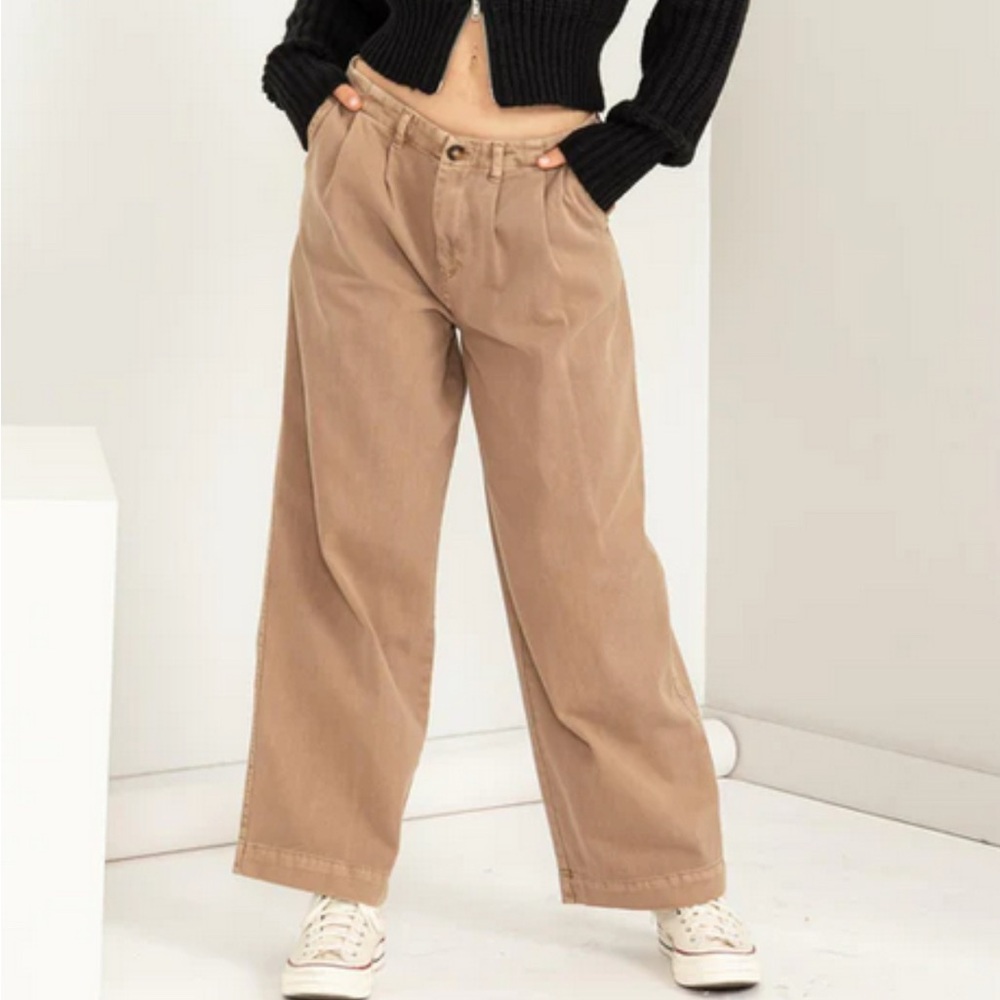 American Eagle Outfitters Khaki Loose High Rise Wide Leg Pants 
Size: US 6